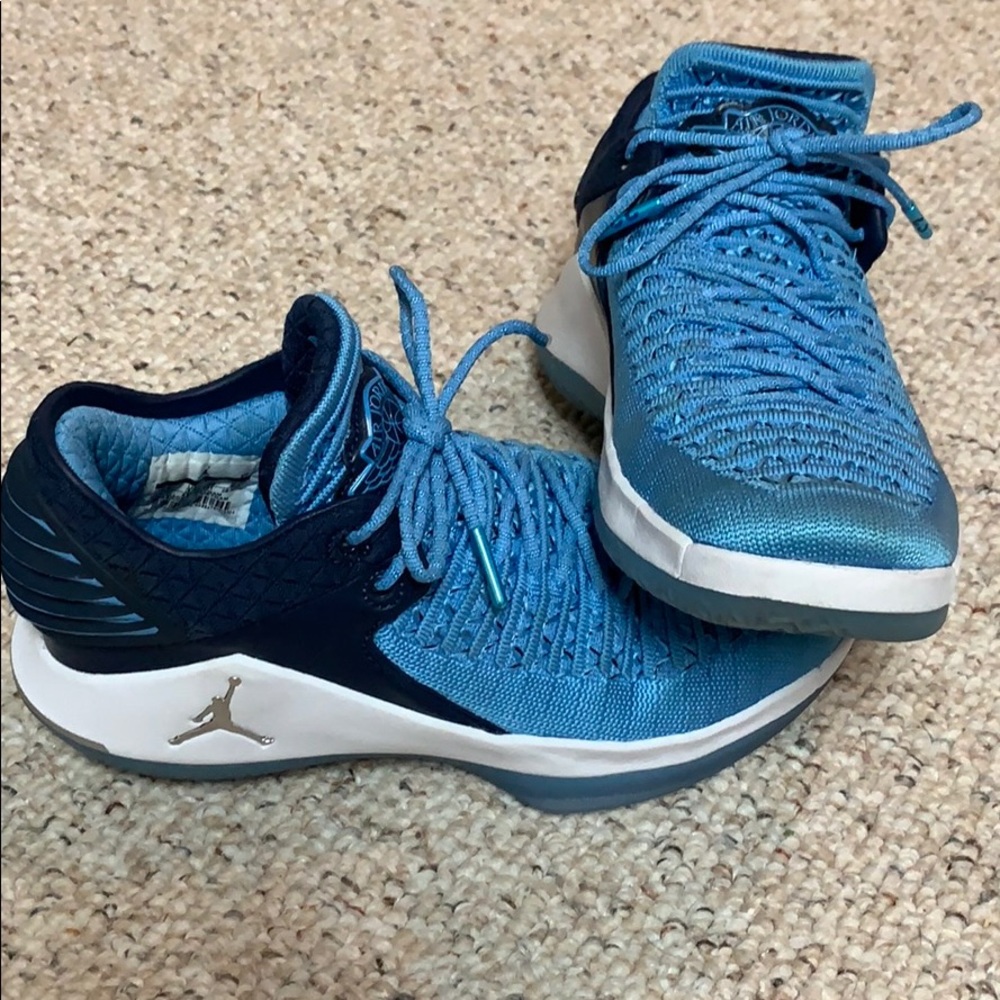 Boy’s Air Jordan basketball shoes